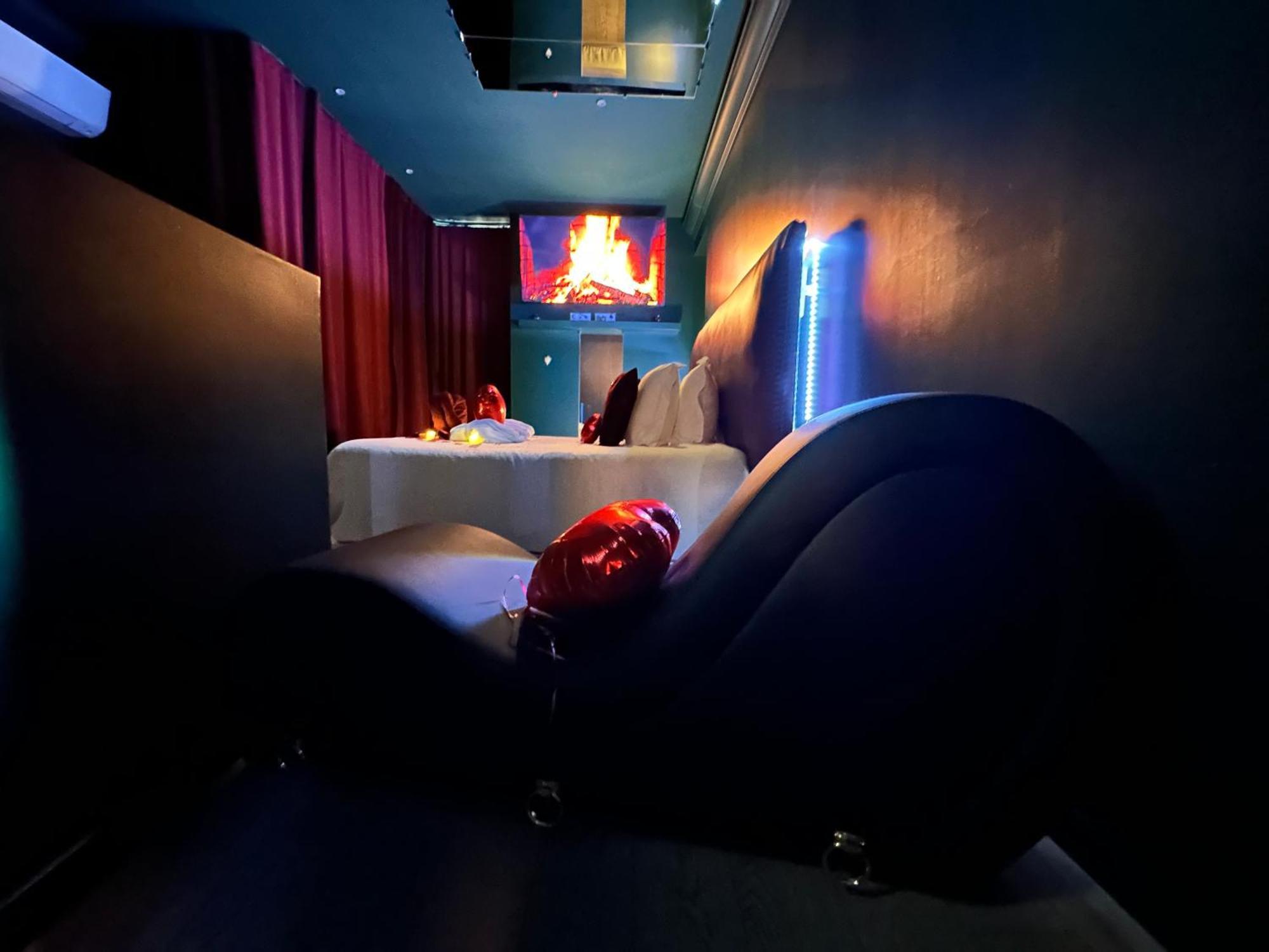 Mieuxqualhotel Jacuzzi Privatif Velvet Desire Bordeaux Dış mekan fotoğraf