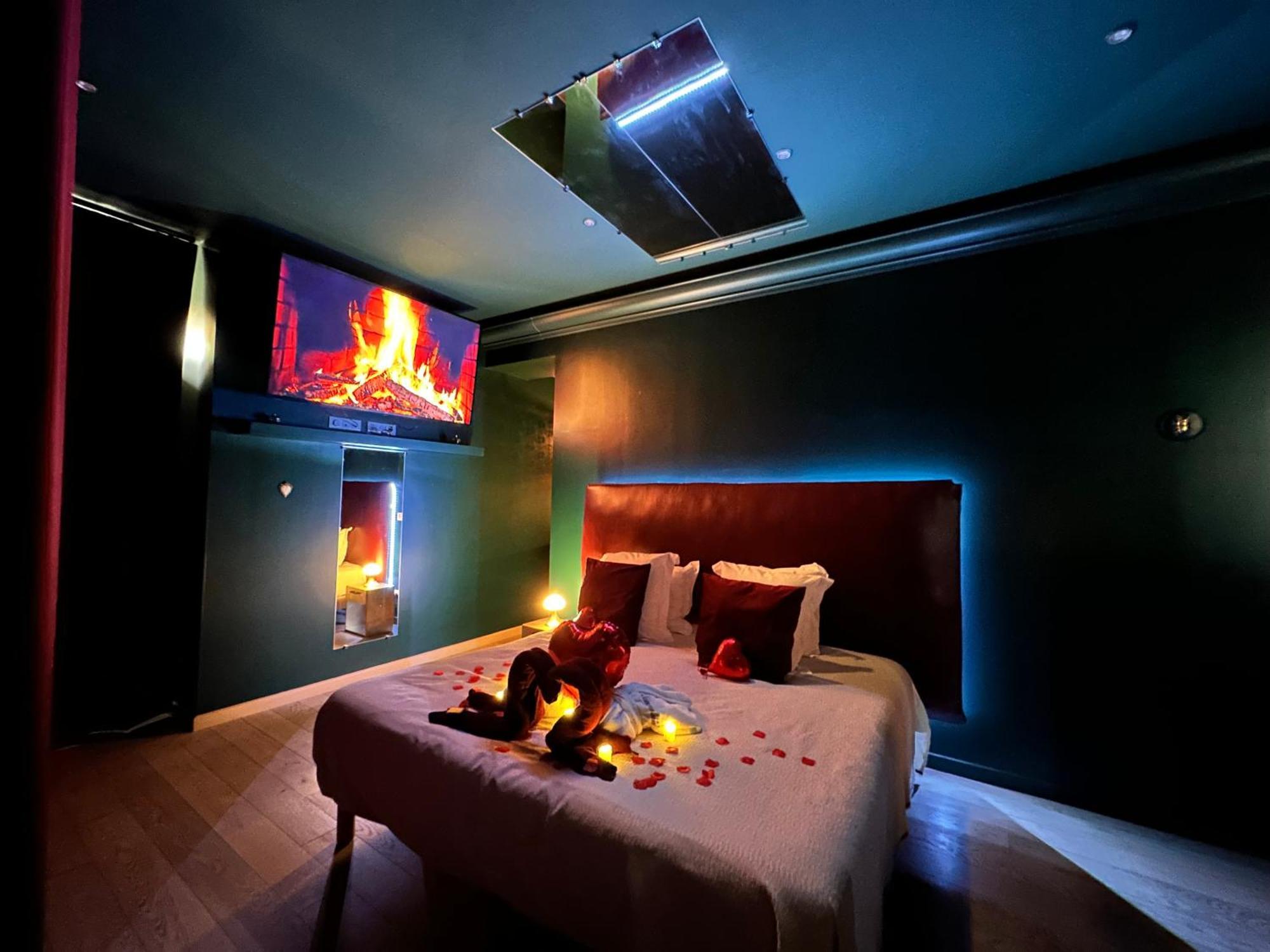 Mieuxqualhotel Jacuzzi Privatif Velvet Desire Bordeaux Dış mekan fotoğraf
