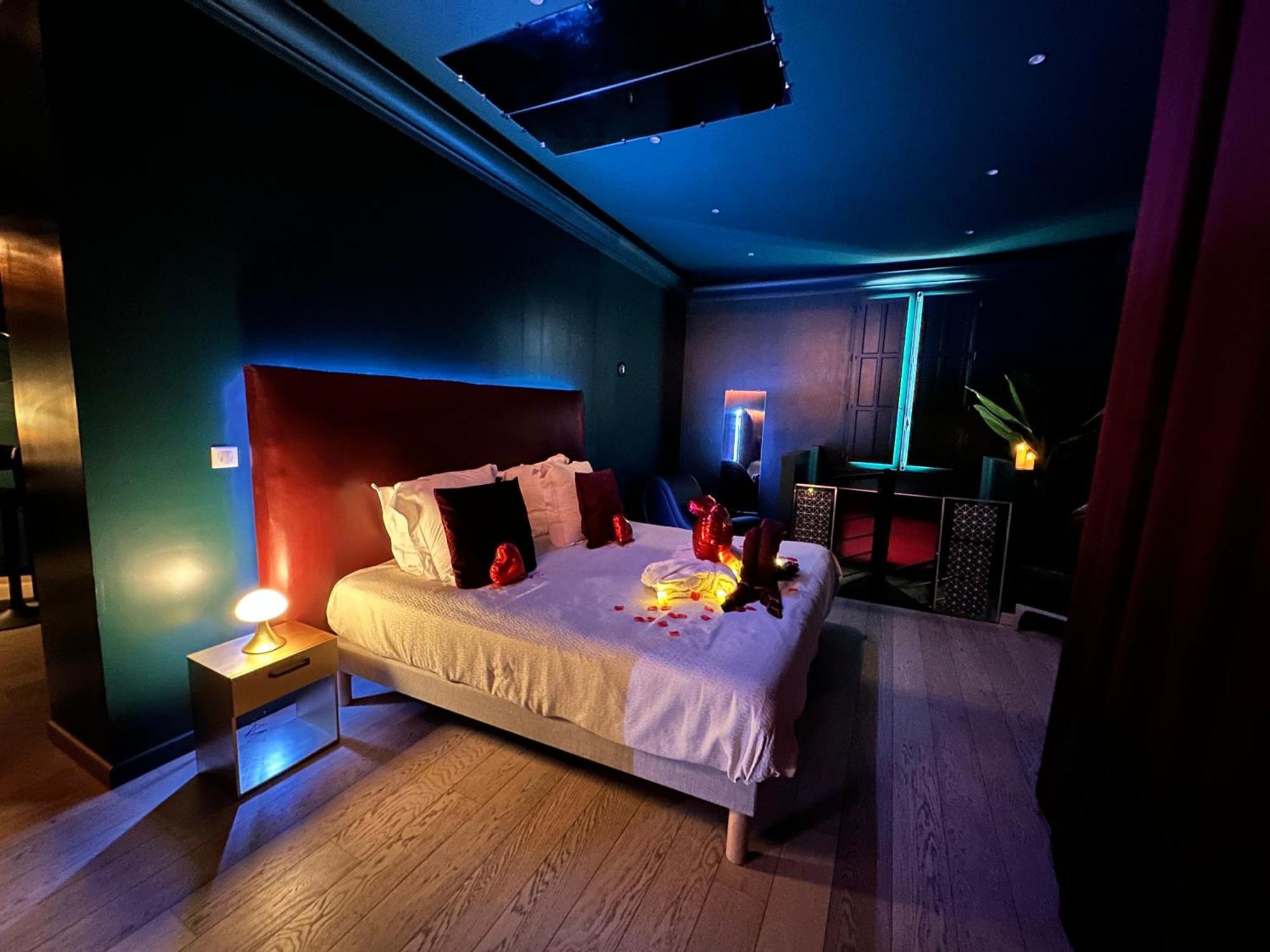 Mieuxqualhotel Jacuzzi Privatif Velvet Desire Bordeaux Dış mekan fotoğraf